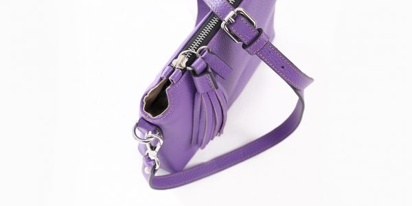 Lederhandtasche Isabella lila Detailansicht